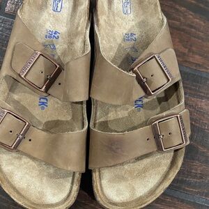 Birkenstock Arizona Soft Footbed 
-two Strap Leather Sandals